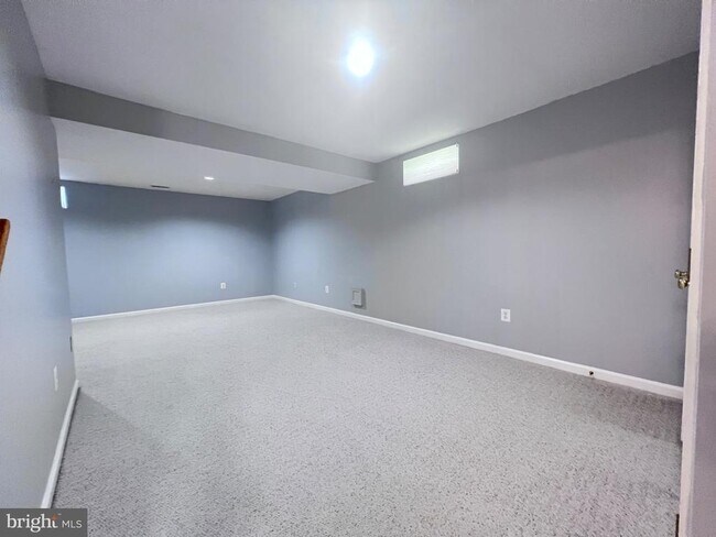 Building Photo - 17207 Sumac Ct