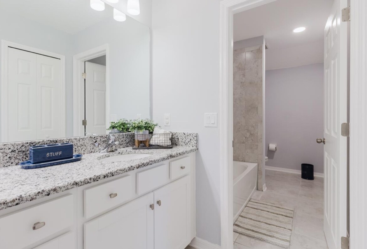 Building Photo - 3047 Adams Cross Dr