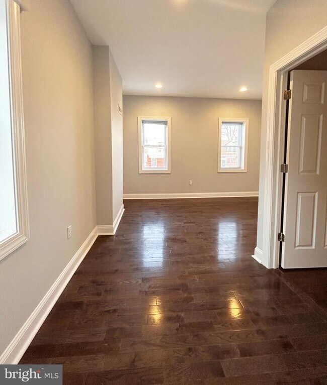 Building Photo - 157 E Duval St