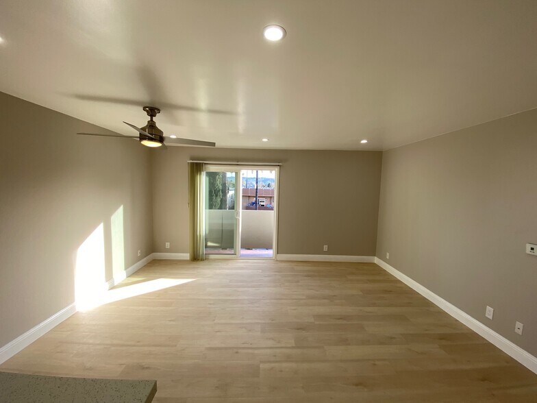 Building Photo - 14731 Erwin St