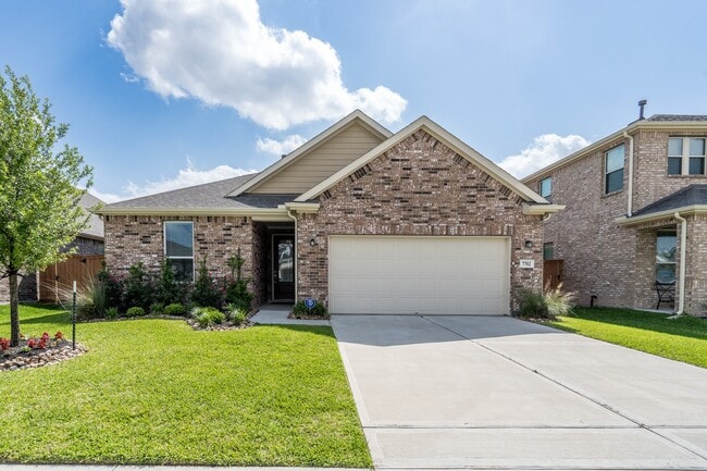 Primary Photo - 7702 Royal Oasis Ln
