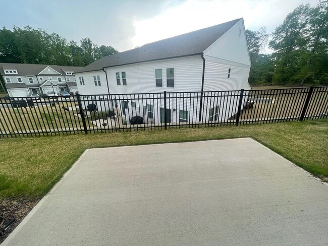 Building Photo - 207 Solacium Ln