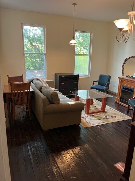 Building Photo - 2177 Sohn St