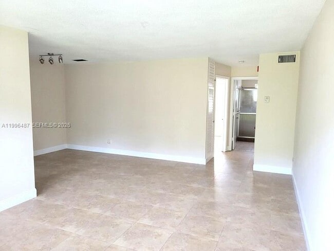 Building Photo - 1431 S 14th Ave