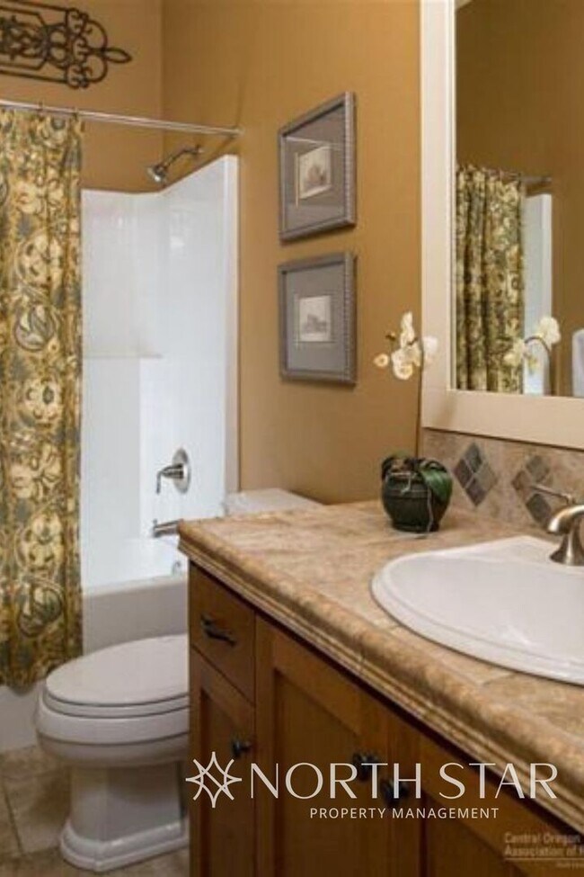 Building Photo - 4 Bed, 3 Bath w/ 3,030 sqft of perfection in Renaissance Ridge