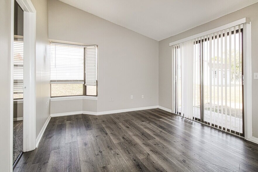 Building Photo - 11171 Heathwood Ave