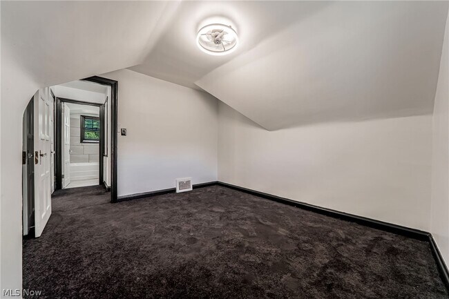 Building Photo - 3995 E 154th St