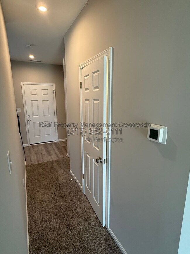 Building Photo - 5509 W Woodhaven Dr