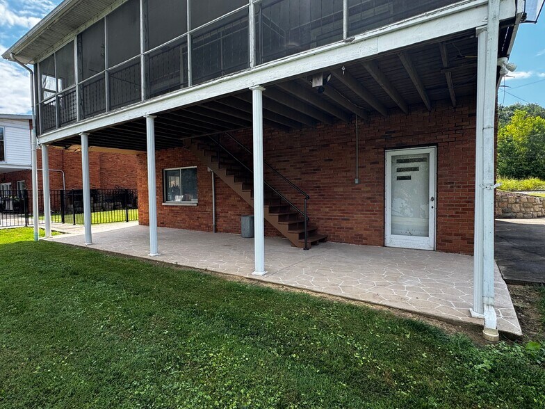 Building Photo - 2905 Ohio River Rd