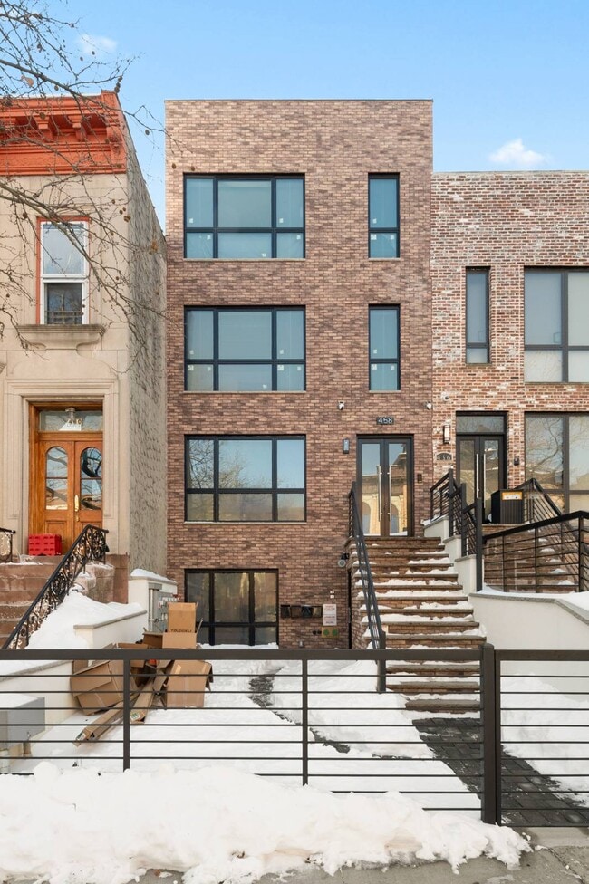 Building Photo - 458 Decatur St