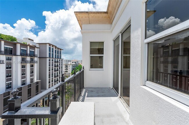 Building Photo - 4100 Salzedo St