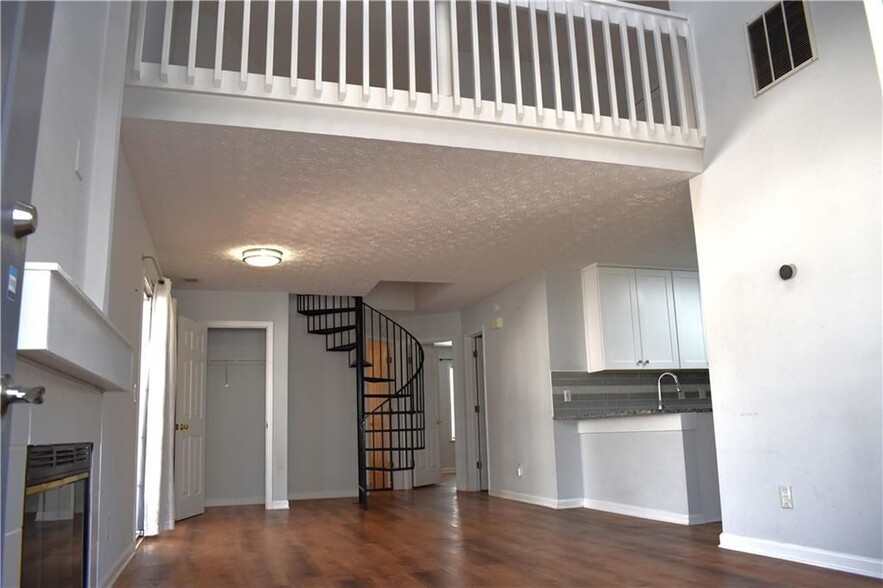 Building Photo - 2722 Albion Farm Way