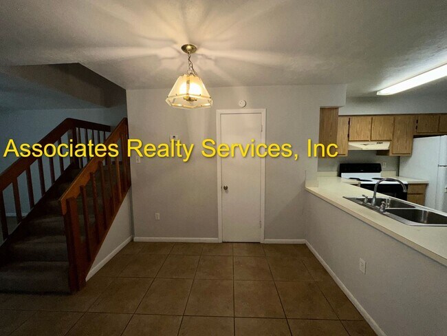 Building Photo - 2133 SW 39th Way