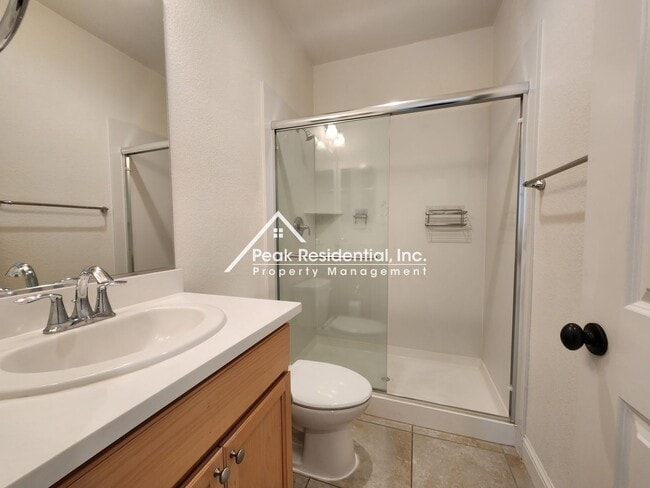 Building Photo - Very Nice 4bd/3ba Elk Grove Home in Gated Community!