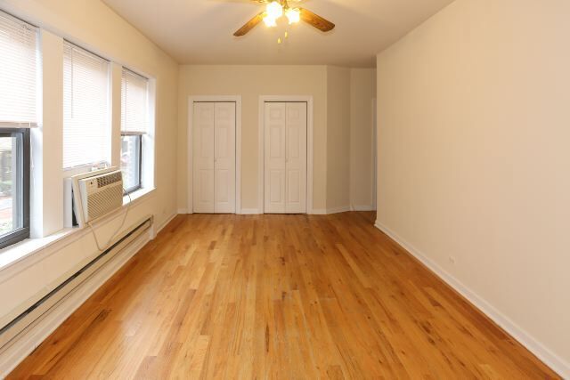 Building Photo - 3727 N Pine Grove Ave