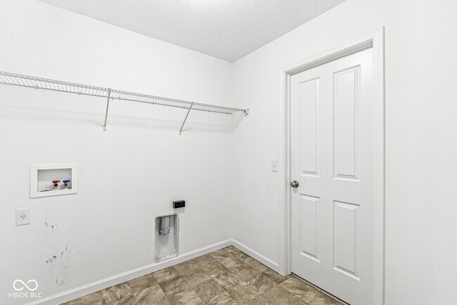 Building Photo - 7826 Gray Eagle Dr