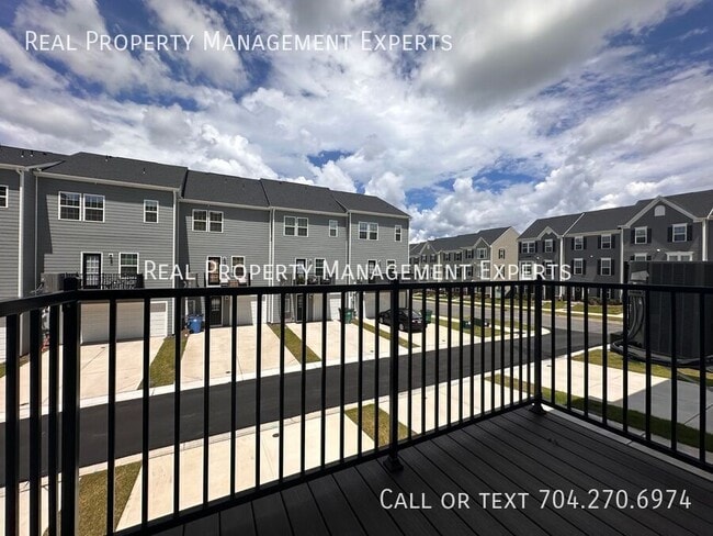 Building Photo - 1305 May Apple Dr