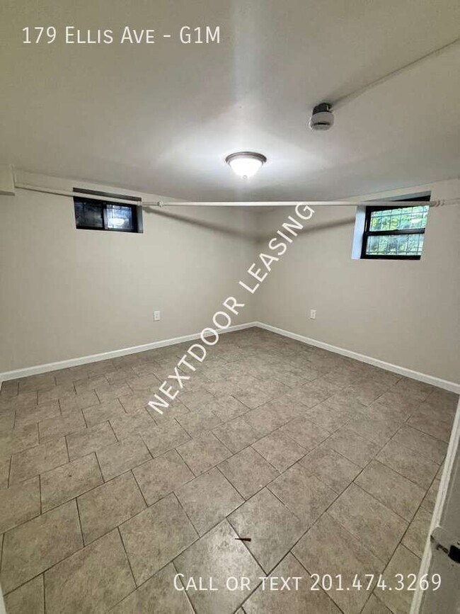 Building Photo - 179 Ellis Ave