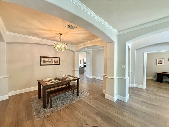 Building Photo - 251 N Maple Glade Cir