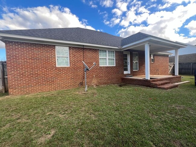 Building Photo - 112 Oakwood Ct