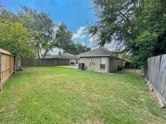 Building Photo - 519 Promenade Blvd