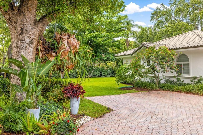 Building Photo - 8941 SW 65th Ct