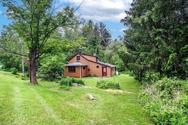 Building Photo - 206 Litchfield Turnpike