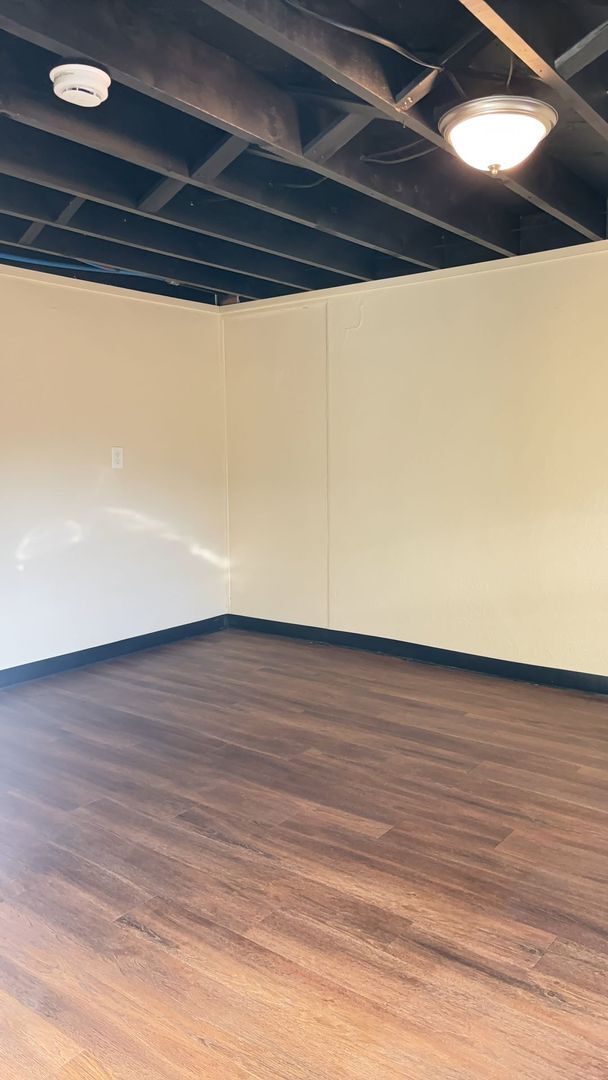 Building Photo - FREE PETS & UTILITIES BUNDLED! Walk to School of Mines from this Prime 2BR Golden Apt