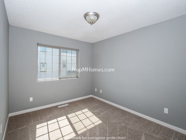 Building Photo - Fantastic Three Bedroom Home In Wilsonville On Corner Lot!