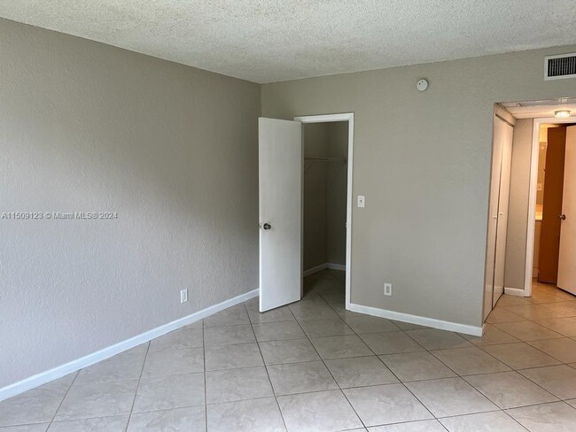 Building Photo - 4017 N University Dr