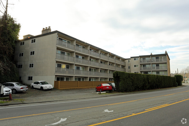 Building Photo - Colony Surf