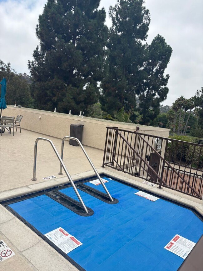 Building Photo - Resort Like Living 2 Master Suites Condo F...