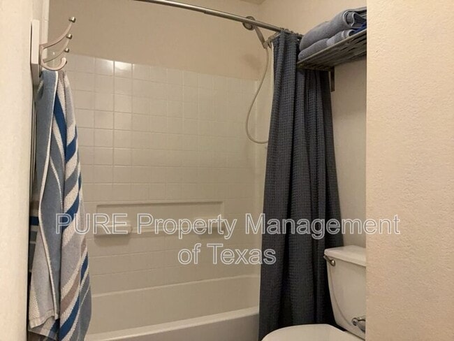 Building Photo - 108 Covey Ln