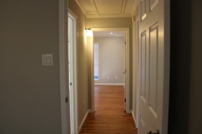 Building Photo - 10622 Hermosa Dr