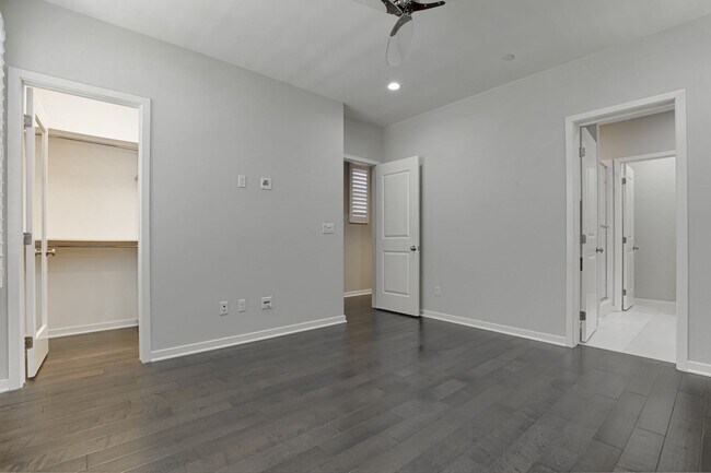 Building Photo - For Lease – 4 Bed / 3 Bath Townhome with 2-Car Garage