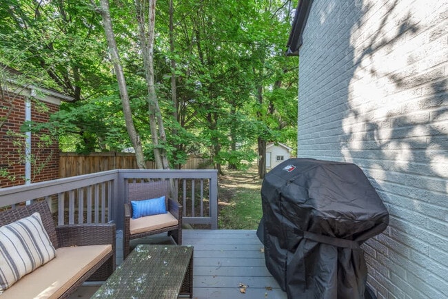 Building Photo - 6430 Olde York Rd