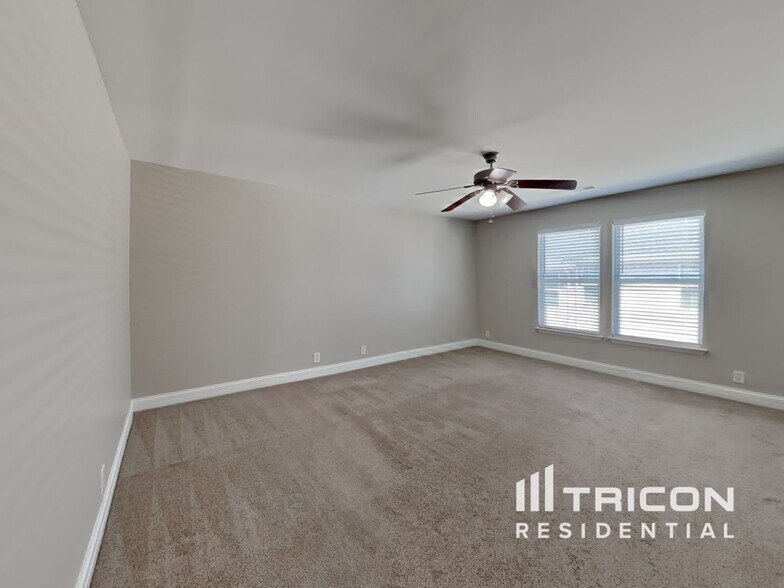 Building Photo - 4212 Aurora Cir
