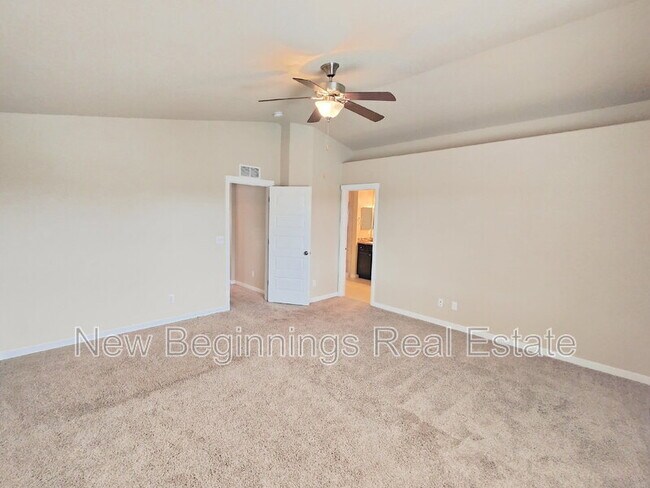 Building Photo - 2562 Ellingwood Dr