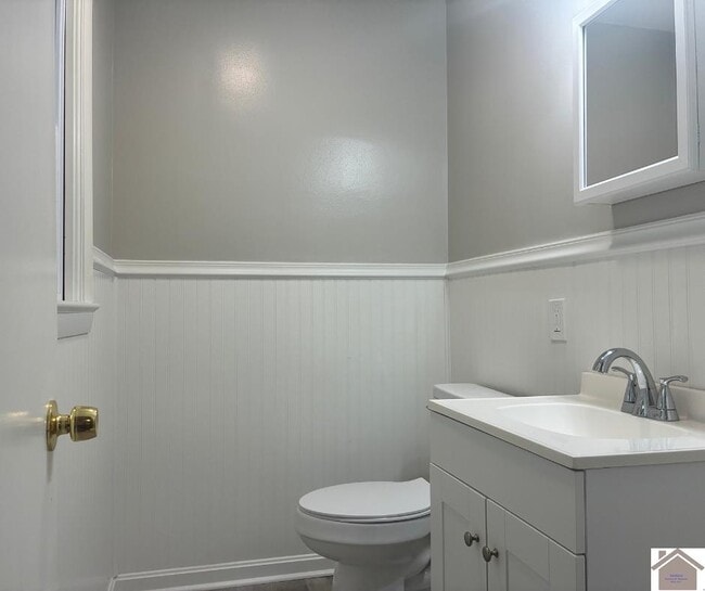 Building Photo - 908 N 21st St