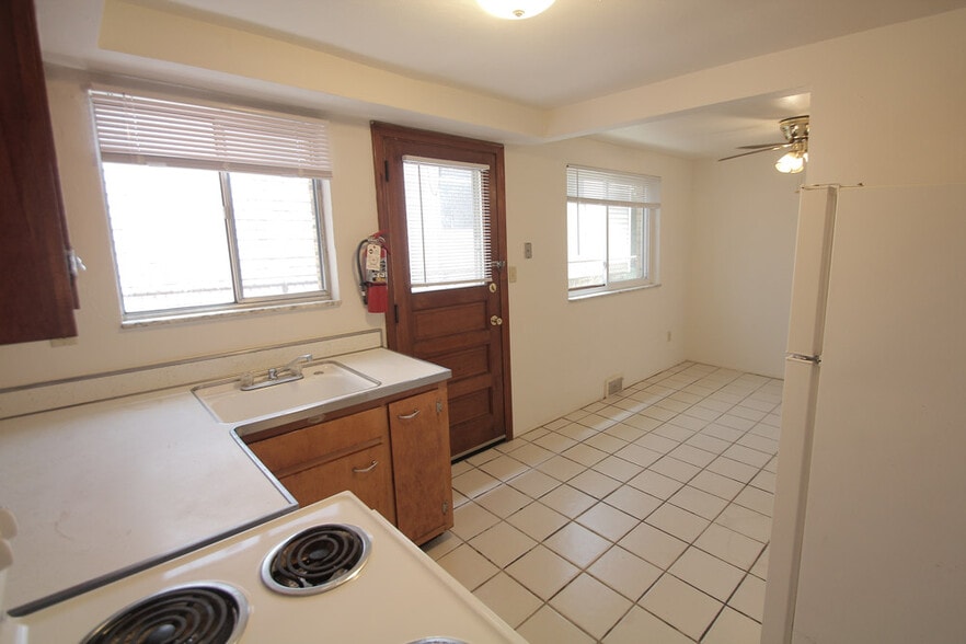 Building Photo - 408 South Ave