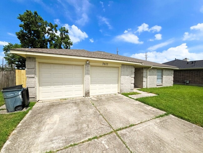 Building Photo - 5611 Caldicote St