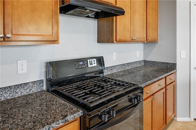 Building Photo - 9136 Cocowoods Pl