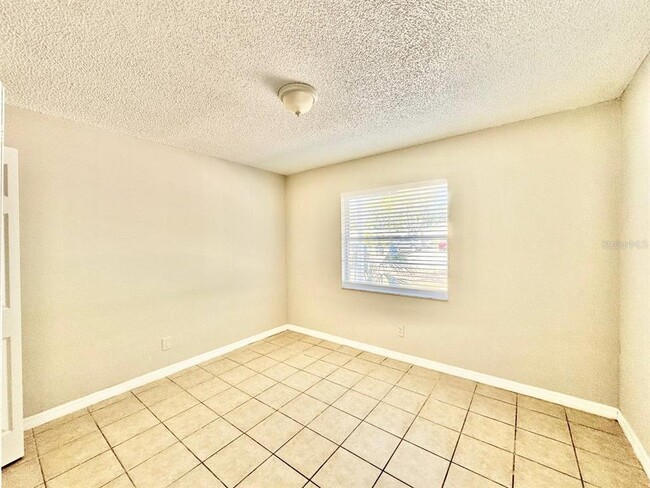 Building Photo - 629 Wildwood Way