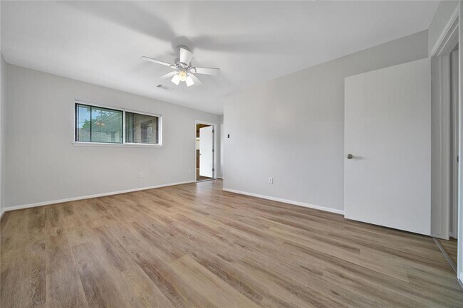 Building Photo - 1056 Martin St
