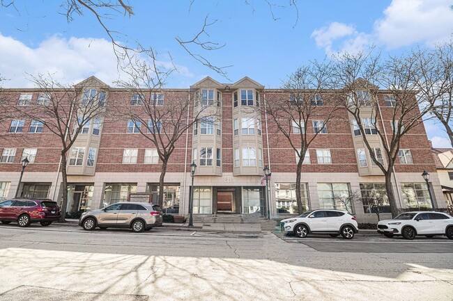 Building Photo - 57 E Hattendorf Ave