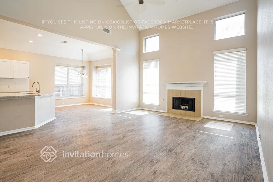 Building Photo - 1813 Rim Rock Tr