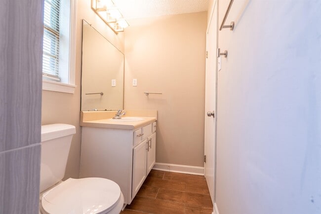 Building Photo - 4262 Sunnyslope Dr