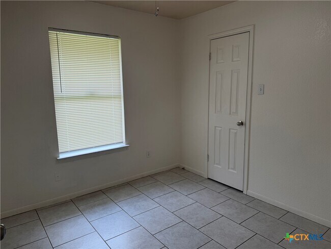 Building Photo - 3404 Granite Dr