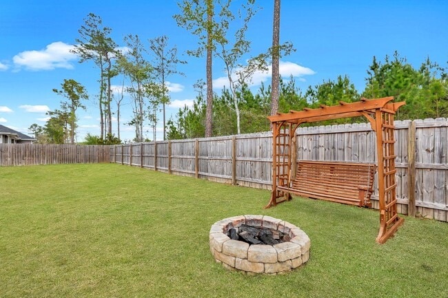 Building Photo - AVAILABLE JUNE [PETS PERMITTED]