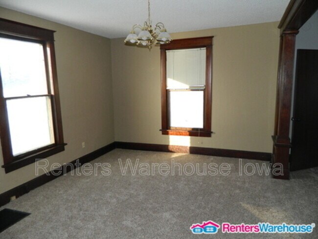 Building Photo - 1008 S Jefferson Way